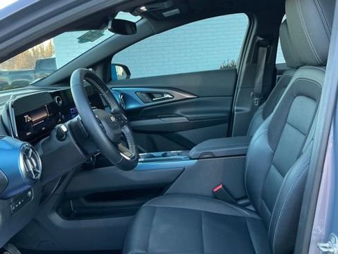Used 2024 Chevrolet Equinox EV LT image 9