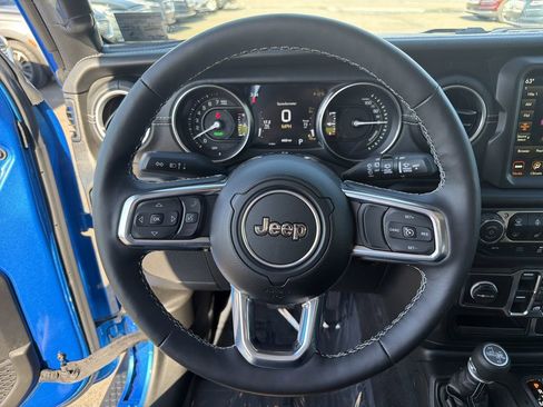 Used 2023 Jeep Wrangler Unlimited Sahara w/ Cold Weather Group AWD/4WD image 22
