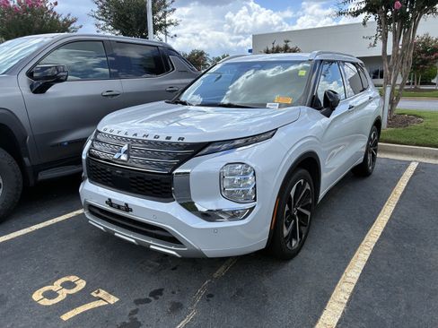 Used 2024 Mitsubishi Outlander SEL FWD image 3