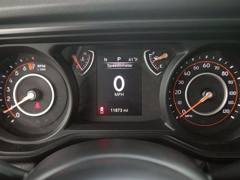 Used 2024 Jeep Gladiator Sport image 17