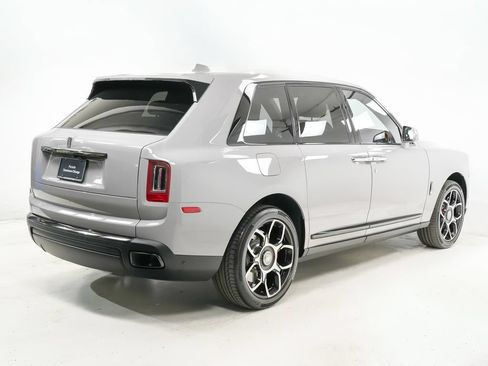Used 2024 Rolls-Royce Cullinan Black Badge AWD/4WD image 10