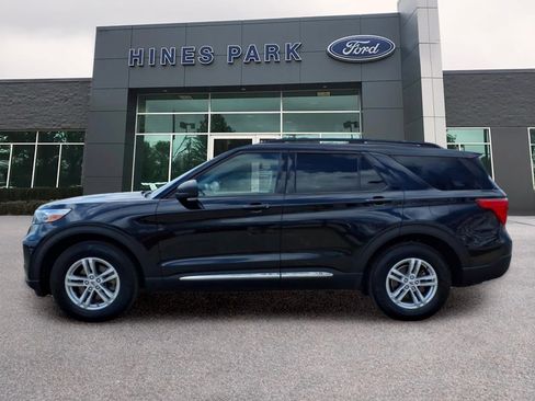 Used 2021 Ford Explorer XLT w/ Equipment Group 202A AWD/4WD image 4