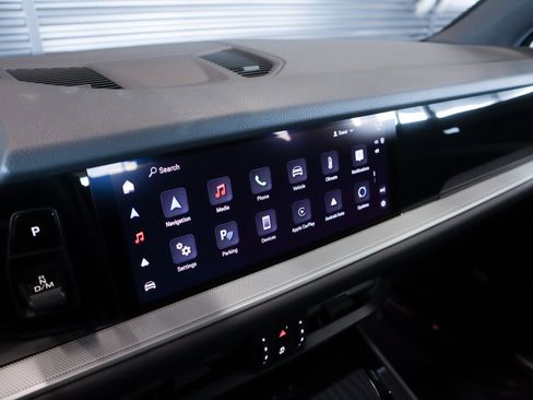 Certified 2025 Porsche Cayenne image 18