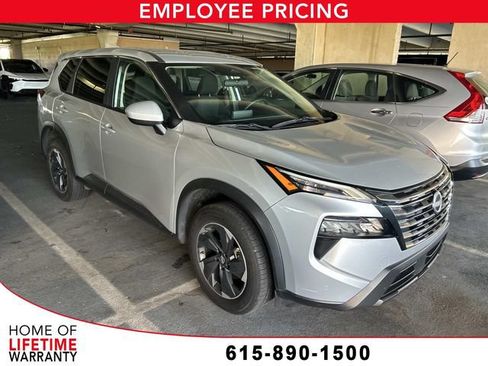 Used 2024 Nissan Rogue SV FWD image 1