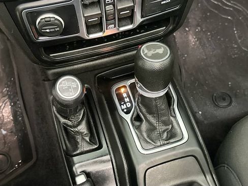 Used 2023 Jeep Wrangler Unlimited w/ Sun & Screen Package AWD/4WD image 16