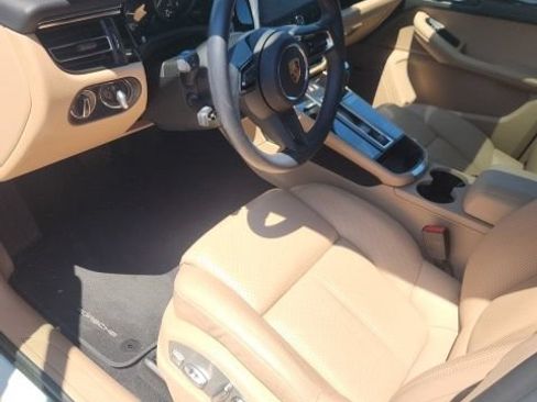 Used 2024 Porsche Macan AWD/4WD image 6