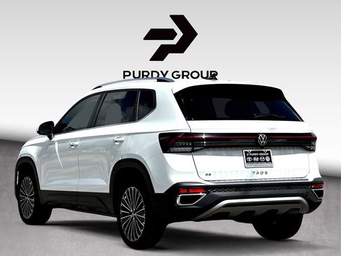 Certified 2025 Volkswagen Taos SE FWD image 6