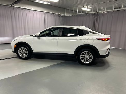 Used 2025 Buick Envista Preferred FWD image 4