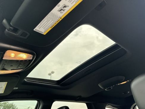 Certified 2024 Dodge Durango R/T RWD image 18