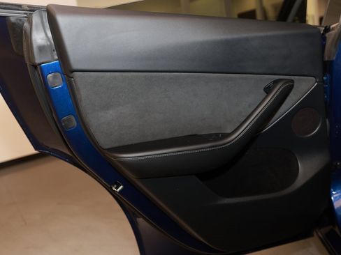 Used 2023 Tesla Model Y Long Range image 21