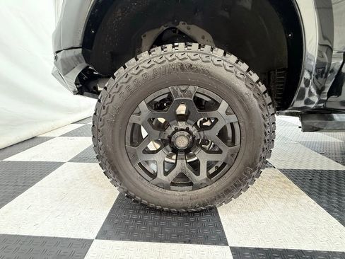 Used 2021 Ford F150 Lariat w/ Equipment Group 502A High image 9