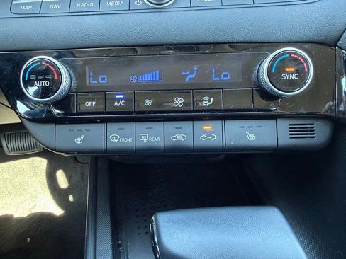 Used 2023 Hyundai Elantra SEL w/ Convenience Package image 24