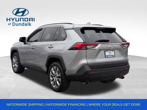 Used 2021 Toyota RAV4 XLE Premium image 12