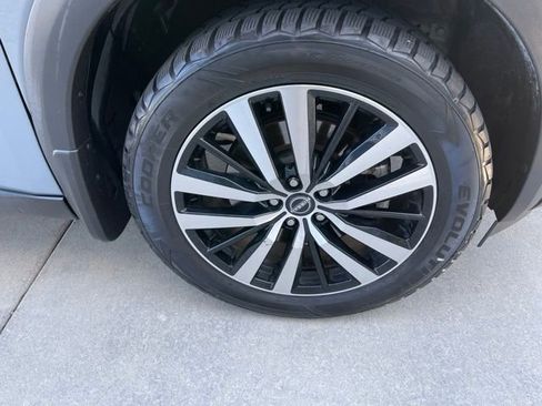 Used 2024 Nissan Pathfinder Platinum w/ Cargo Package AWD/4WD image 23