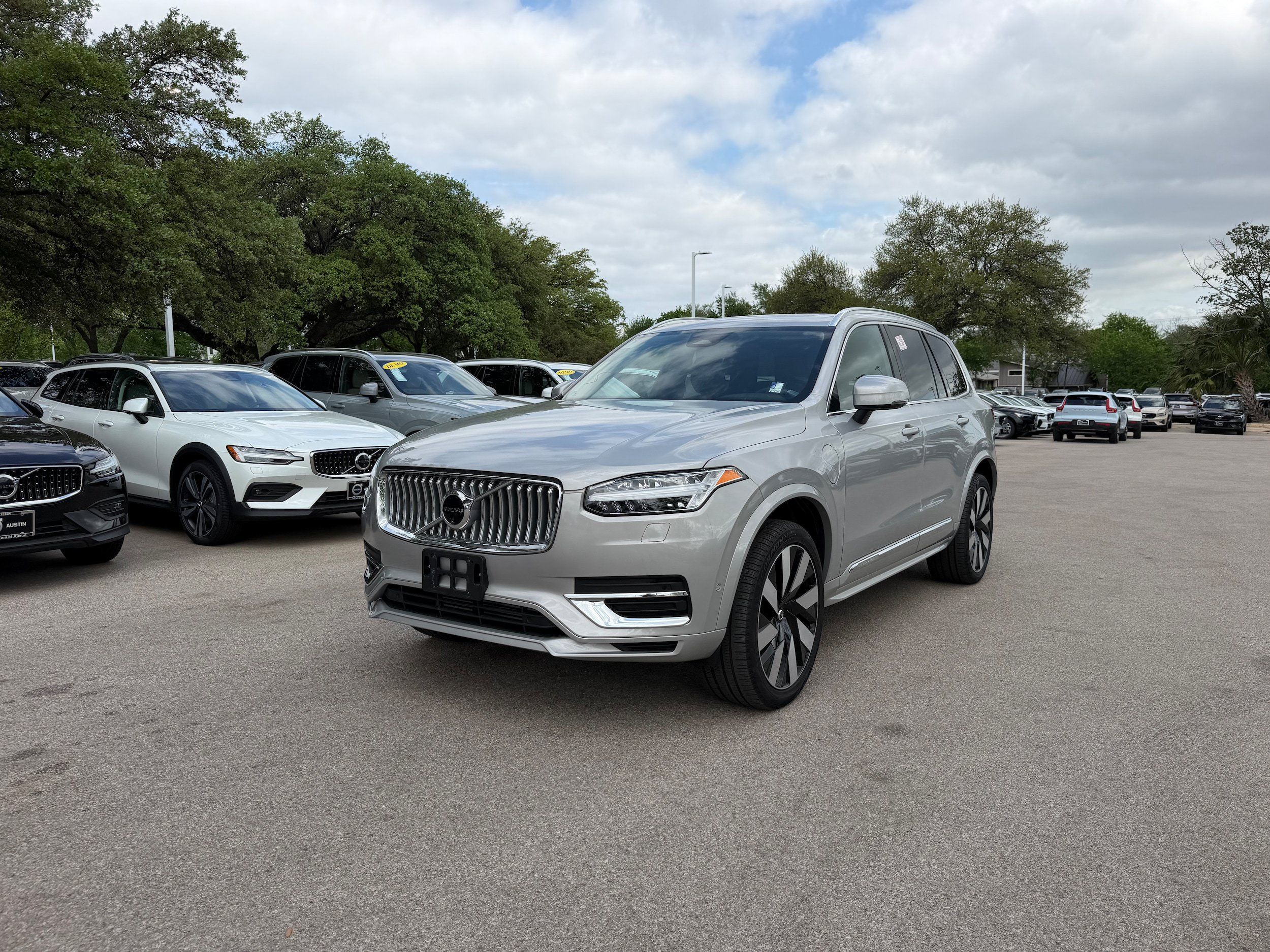 Certified 2024 Volvo XC90 T8 Plus w/ Protection Package Premier AWD/4WD image 2
