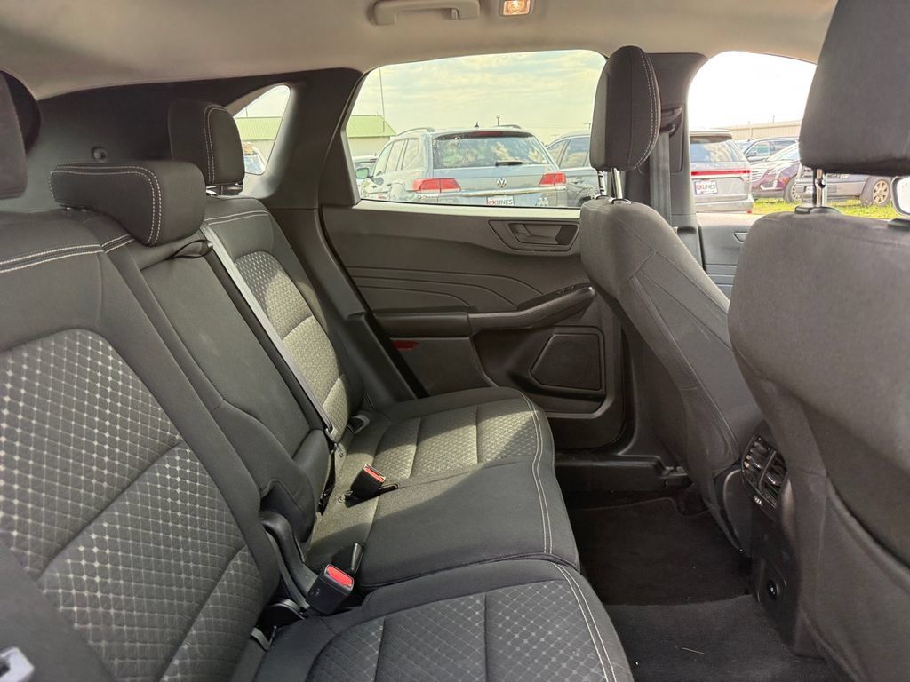 Used 2025 Ford Escape Active AWD/4WD image 35