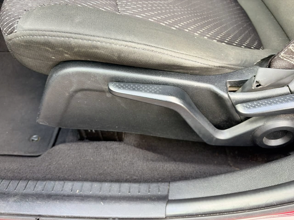 Used 2019 Dodge Journey SE w/ Connectivity Group FWD image 18