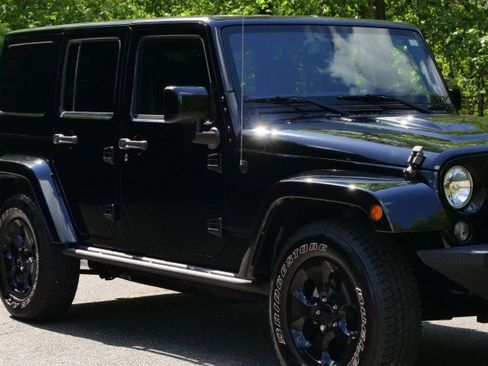 Used 2015 Jeep Wrangler Unlimited Sahara image 44