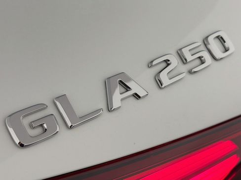 Certified 2026 Mercedes-Benz GLA 250 image 10