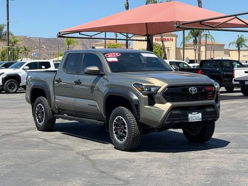 Used 2024 Toyota Tacoma TRD Off-Road AWD/4WD image 3