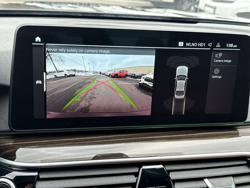 Used 2022 BMW 530i w/ Premium Package image 19