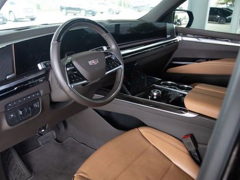 Certified 2025 Cadillac Escalade Premium Luxury w/ Touring Package image 9