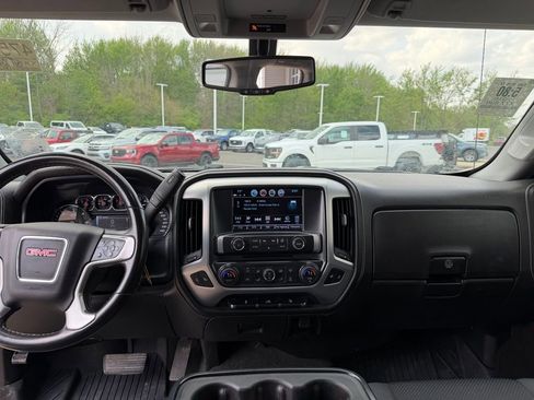 Used 2018 GMC Sierra 1500 SLE w/ Suspension Package, Off-Road AWD/4WD image 11