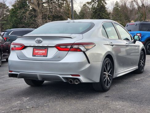 Used 2021 Toyota Camry SE w/ Carpet Mat Package (TMS) FWD image 7