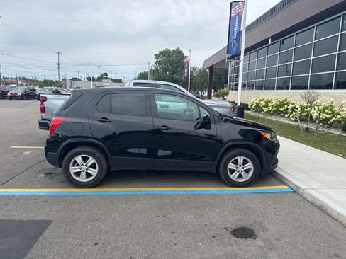 Used 2020 Chevrolet Trax LS w/ Tint and Cruise Package AWD/4WD image 9