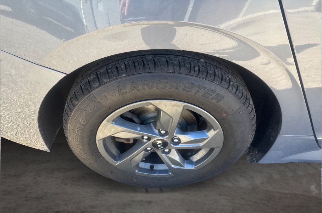 Used 2021 Kia K5 LXS AWD/4WD image 18