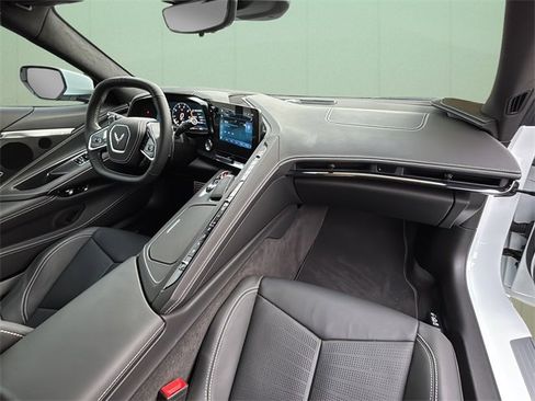 Used 2024 Chevrolet Corvette Stingray Premium Cpe w/ Z51 Performance Package image 22