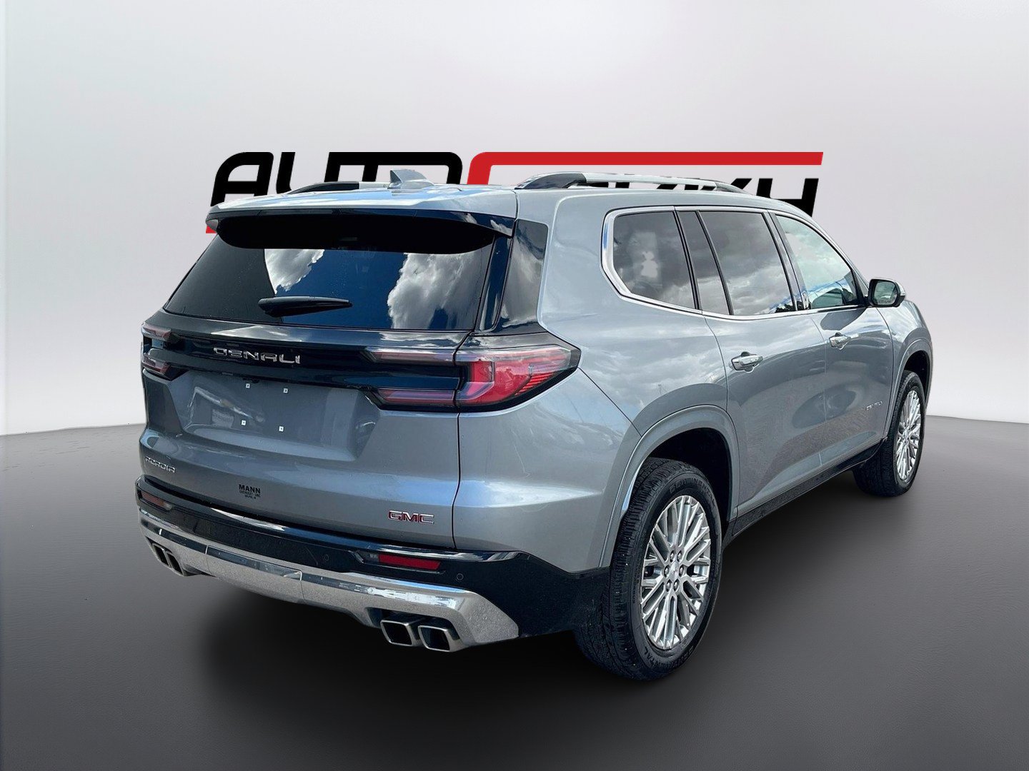 Used 2024 GMC Acadia Denali FWD image 7