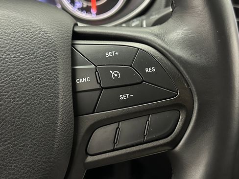 Used 2019 Jeep Cherokee Trailhawk image 17