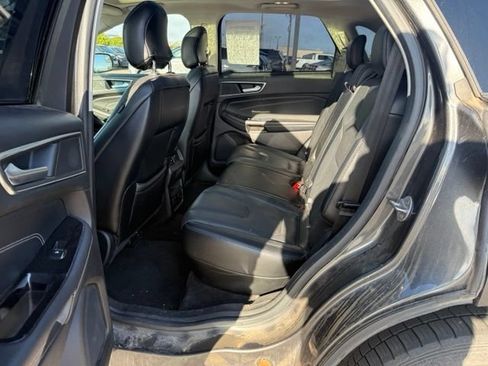 Used 2018 Ford Edge Titanium w/ Equipment Group 301A AWD/4WD image 16