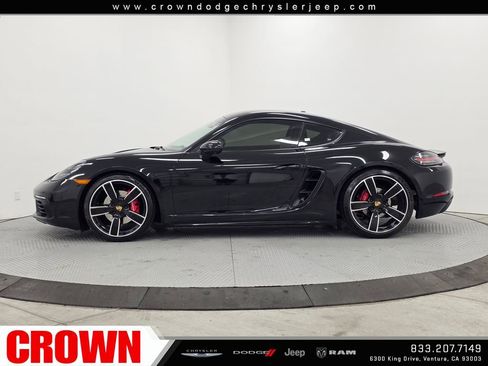 Used 2021 Porsche 718 Cayman S w/ Premium Package RWD image 4
