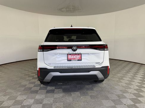 New 2026 Volkswagen Tiguan SE AWD/4WD image 8