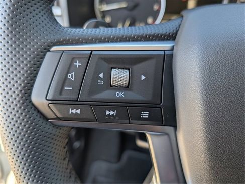 New 2025 Mitsubishi Outlander SE image 15