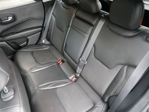 Used 2018 Jeep Compass Latitude w/ Cold Weather Group image 12