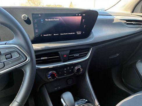 Used 2025 Buick Encore GX Preferred FWD image 17