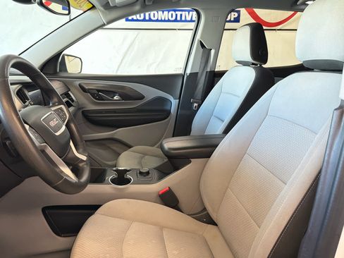 Used 2024 GMC Terrain SLE FWD image 15