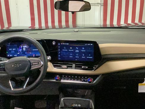 New 2026 Chevrolet Equinox ACTIV w/ Convenience Package III image 12