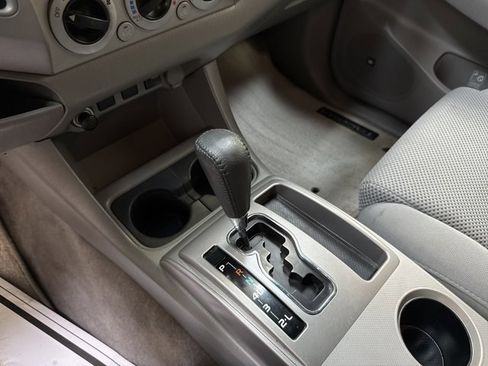 Used 2010 Toyota Tacoma Base image 23