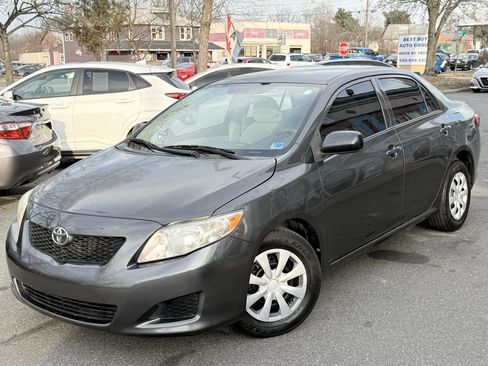 Used 2010 Toyota Corolla LE image 3