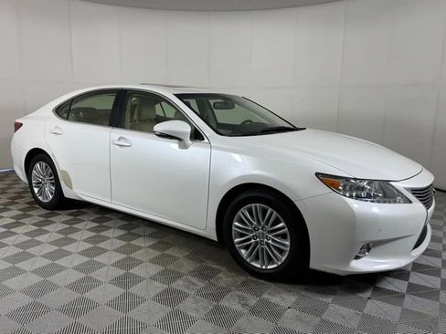 Used 2015 Lexus ES 350 w/ Luxury Package image 7