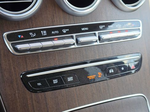 Used 2022 Mercedes-Benz GLC 300 4MATIC w/ Premium Package Lite image 8