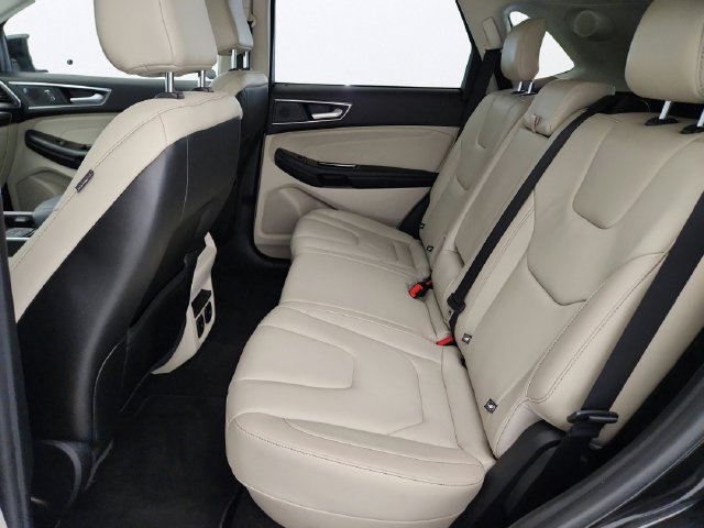 Used 2020 Ford Edge Titanium w/ Class II Trailer Tow Package AWD/4WD image 24