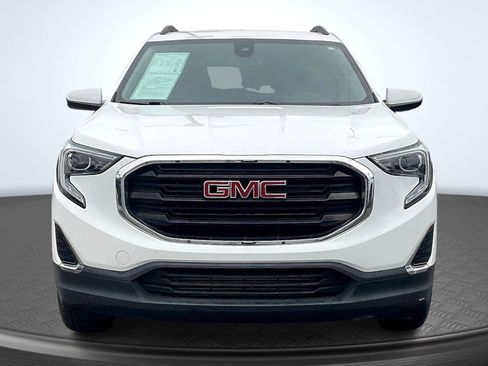 Used 2020 GMC Terrain SLE w/ Driver Convenience Package image 3