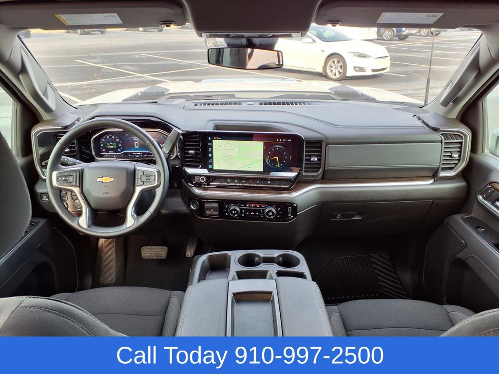 Used 2025 Chevrolet Silverado 2500 LT AWD/4WD image 25