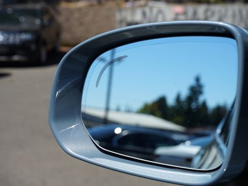 Used 2022 Volvo XC60 B5 Momentum image 37