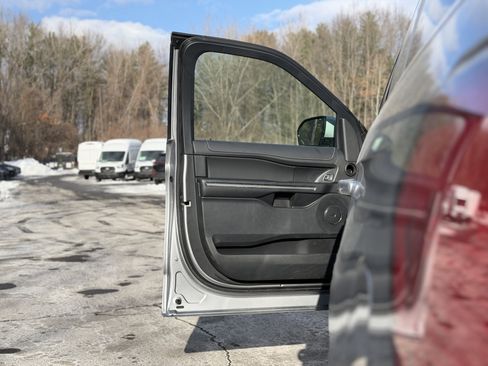 Used 2022 Ford Expedition Max XLT image 24